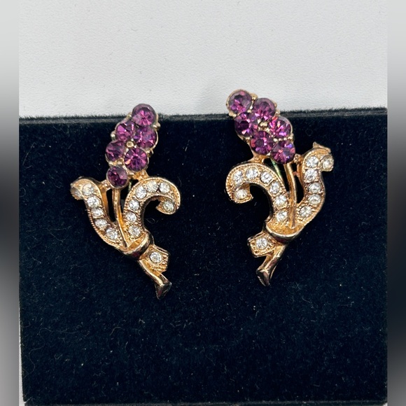 Vintage Flower Purple Petal Rhinestones and Gold Screw Back Earrings - Picture 9 of 9